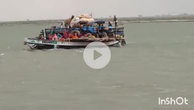 मुंगेर: सदर प्रखंड के सीता कुंड गंगा घाट पर जान जोखिम में डालकर लोग नाव से गंगा पार कर रहे, प्रशासन बेखबर