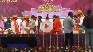 सागर नगर: डॉ. हरिसिंह गौर विश्वविद्यालय पहुंचे पद्म विभूषण स्वामी रामभद्राचार्य, डिप्टी सीएम राजेंद्र शुक्ला भी थे मौजूद