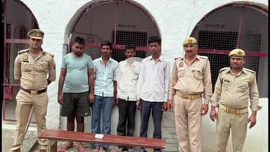 जलेसर: निधौली कलाँ पुलिस ने गश्त के दौरान ग्राम मडिया के समीप जुआ खेलते 4 जुआरियों को गिरफ्तार किया, ₹3560 व ताश पत्ते बरामद