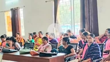 बिश्रामपुर: विश्रामपुर प्रखंड कार्यालय में मतदान संबंधी कार्यों के लिए एक दिवसीय प्रशिक्षण शिविर का आयोजन