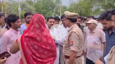 गरौठा: भाजपा मंडल अध्यक्ष ने कार्यकर्ताओं के साथ एसडीएम गरौठा को दिया ज्ञापन, पुलिस पर लगाया फर्जी मुकदमा लिखने का आरोप