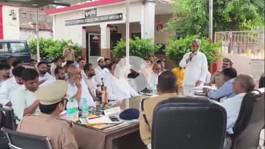 अमरोहा: अमरोहा नगर कोतवाली में मोहर्रम के जुलूस को लेकर हुई बैठक, अधिकारियों ने दिए जरूरी दिशा-निर्देश