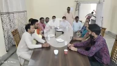 पीलीभीत: नगर पालिका परिषद पीलीभीत के सभासदों ने पीडब्ल्यूडी गेस्ट हाउस पहुंचकर कमिश्नर से नगर पालिका की शिकायत की