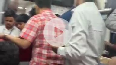 झांसी: झांसी स्टेशन पर वंदे भारत ट्रेन में हुई मारपीट को लेकर सपा प्रमुख अखिलेश यादव का वीडियो सोशल मीडिया पर वायरल