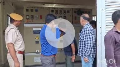 धौलपुर: मेडिकल कॉलेज धौलपुर के छात्र विभिन्न समस्याओं को लेकर धरने पर बैठे, कॉलेज के गेट पर जड़ा ताला व किया प्रदर्शन