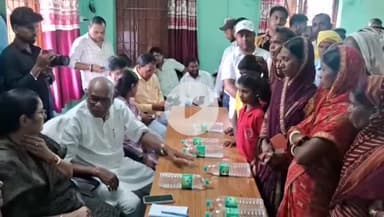 बगोदर: नाइजर में अपहृत मजदूरों के परिजनों से मिले केंद्रीय मंत्री और बगोदर विधायक