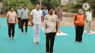 बुंडू: योग दिवस के अवसर पर बुंडू अनुमंडल परिसर में योग कार्यक्रम का आयोजन किया गया