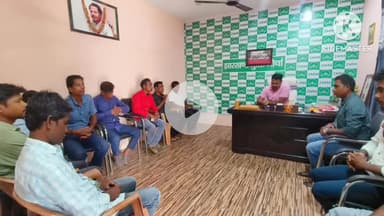 अडकी: बुंडू स्थित कार्यालय में विधायक ने क्षेत्र के लोगों से मुलाकात की