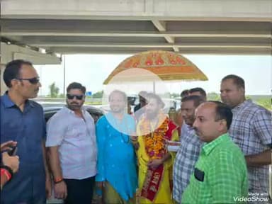 खबर औरैया से महामंडलेश्वर  शिवम जी महाराज का समाजसेवी विपिन पुरवार ने किया भव्य स्वागत