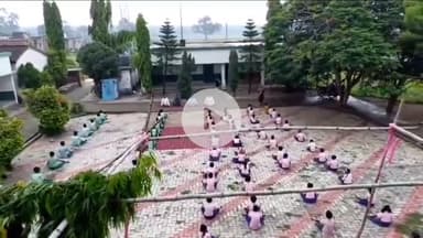 इचाक: डाढ़ा में योग दिवस पर माँ के नाम से वृक्षारोपण, विद्यालय ने दिया पर्यावरण संरक्षण का संदेश