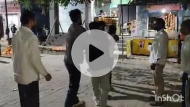 जानसठ: मीरापुर कस्बे में शराब की दुकान के बाहर कई शराबियों के बीच मारपीट और उत्पात, वीडियो सोशल मीडिया पर हुआ वायरल