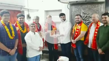 चूरू: राजस्थान राज्य मानवाधिकार आयोग के अध्यक्ष जस्टिस जीआर मूलचंदानी ने सालासर बालाजी मंदिर में दर्शन कर पूजा-अर्चना की