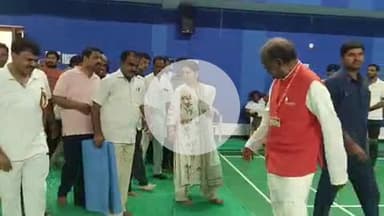 మహబూబ్ నగర్ అర్బన్: ప్రతి ఒక్కరూ ఆరోగ్యంగా ఉండాలంటే యోగా తప్పనిసరి అంతర్జాతీయ యోగా దినోత్సవంలో పాల్గొన్న ఎంపీ డీకే అరుణ