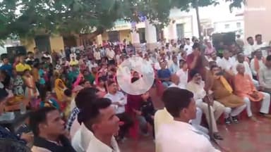 केंद्रीय राज्यमंत्री ने पूरनपुर में किया जनसभा को संबोधित आशाओं को बांटे प्रेशर कुकर,संचालन देवस्वरूप पटेल ने किया।