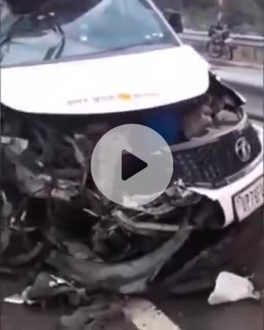 बिल्हौर: कानपुर: चौबेपुर के मरियानी गांव के पास डिवाइडर से टकराकर पलटी कार ,अल्टो कार और ई-रिक्शा मे मारी टक्कर