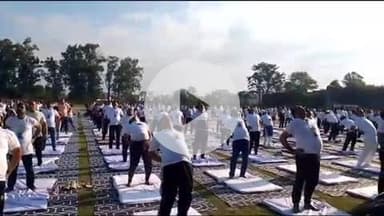 पीलीभीत: बरेली मंडल की कमिश्नर सौम्या अग्रवाल की अध्यक्षता में गांधी स्टेडियम में आयोजित हुआ योग दिवस का कार्यक्रम