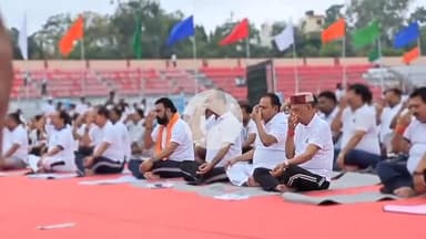 पटना ग्रामीण: पाटलिपुत्र स्पोर्ट्स कॉम्प्लेक्स में अंतर्राष्ट्रीय योग दिवस का आयोजन, मंत्री, विधायक व नेताओं ने किया योग