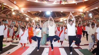 कोडरमा: अंतर्राष्ट्रीय योग दिवस पर शिव वाटिका में जिला प्रशासन द्वारा कार्यक्रम का आयोजन, योग को दैनिक जीवन का हिस्सा बनाएँ