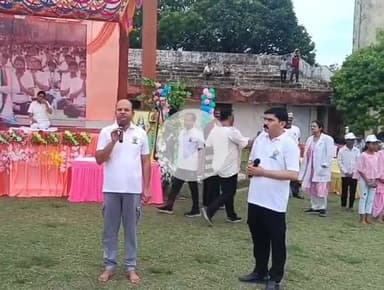 11वें IDY 2025 को सम्बोधित करते श्री पवन कुमार अग्रवाल जी जिलाधिकारी महोदय बलरामपुर