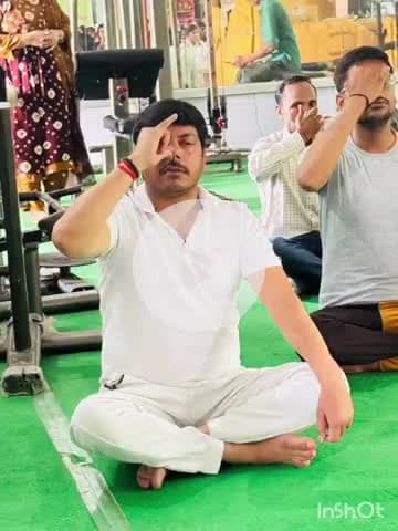 औरैया: शहर व जनपद में अंतर्राष्ट्रीय योग दिवस पर कराया गया योग, बताया गया कि योगा करने से शरीर निरोग रहता है