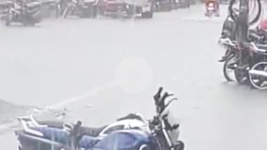 सांगोद: सांगोद नगर में तेज़ बारिश के कारण कोलियों के बड़ के पास हुआ जलभराव, 2 विभागों के चक्कर में अटका नाला निर्माण