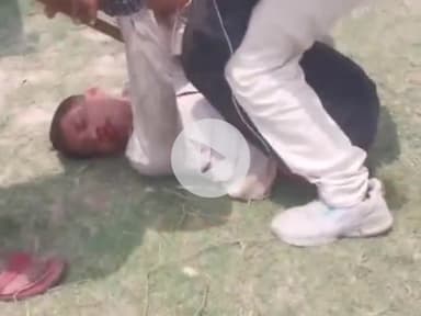 हसनपुर: आदमपुर के गांव बुरावली के पास युवक को बांधकर रस्सी से पीटा गया, घटना का लाइव वीडियो हुआ वायरल