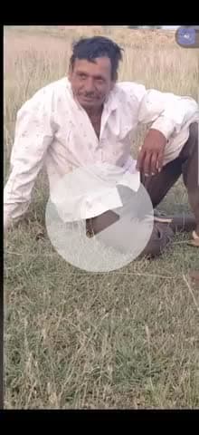 यह इंसान गुमशुदा हो गया तो अगर आपको किधर भी दिखे या मिले तो इस नंबर पर कॉल कर देना प्लीज मेरे भाई 9098324853