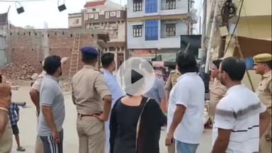 नौगावां सादात: मोहर्रम के मद्देनजर अधिकारियों ने नौगांवा शहर का किया निरीक्षण, बिजली की लाइन ऊपर करने के लिए दिए आदेश