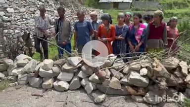 बर्नीगाड़: सिमलारी गैर मुंगरसंती मोटर मार्ग के प्रतिकर भुगतान की मांग को लेकर ग्रामीणों ने तीसरे दिन भी सड़क बंद रखी #jansamasya