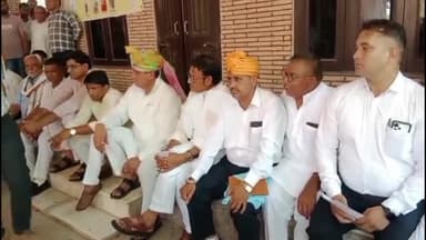 चूरू: सैनिक बस्ती में सांसी समाज का सम्मेलन, पूर्व मंत्री राजेन्द्र राठौड़ और विधायक हरलाल सहारण का किया गया अभिनंदन