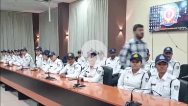 कनाड़िया: कोगटा फाउंडेशन ने इंदौर के यातायात पुलिसकर्मियों को 500 रिफ्लेक्टर जैकेट प्रदान किए