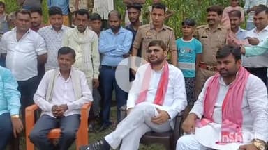 फरीदपुर: फरीदपुर थाना क्षेत्र के ग्राम रुरिया में डॉ भीमराव अंबेडकर की प्रतिमा को लेकर सपा सांसद नीरज मौर्य की एंट्री