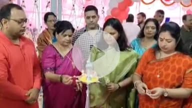 सबौर: सबौर में एच एम मोटर के ई-रिक्शा शोरूम का महापौर डॉक्टर वसुंधरा लाल द्वारा भव्य उद्घाटन