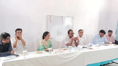 फरेंदा: जिलाधिकारी ने वनटांगिया ग्राम खुर्रमपुर में चौपाल लगाकर सुनी ग्रामीणों की समस्याएं