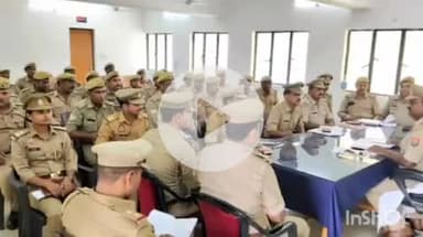 नानपारा: रिसिया थाना प्रभारी ने सभी कर्मचारियों के साथ मीटिंग कर लंबित विवेचना पर त्वरित कार्रवाई के दिए निर्देश