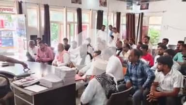 पलिया: मोहर्रम से पहले भीरा कोतवाली में हुई शांति समिति की बैठक, ताजियादारों को दिए गए आवश्यक दिशा-निर्देश