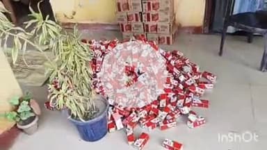 बरौली: बरौली थाना पुलिस ने 295 लीटर शराब और चोरी की कार के साथ दो युवकों को गिरफ्तार कर कोर्ट में पेश किया