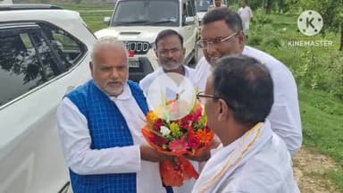 नवादा: नवादा पहुंचे बिहार सरकार के ग्रामीण विकास मंत्री श्रवण कुमार का कार्यकर्ताओं ने किया पुरजोर स्वागत