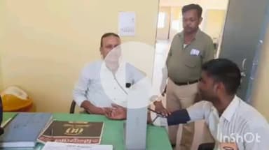 नानपारा: नवाबगंज प्राथमिक स्वास्थ्य केंद्र पर जन आरोग्य मेले का आयोजन, जांच परीक्षण कर दी गई दवाएं