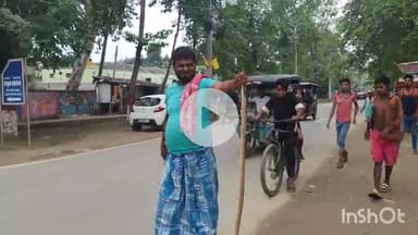 कहरा: संजय गांधी पार्क के पास एक घर से निकला विशाल कोबरा, देखने वालों में मची होड़