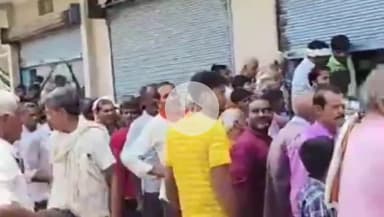 सिंगरौली: वार्ड 38 में एनटीपीसी CSR के तहत वार्ड पार्षद ने 400 से अधिक लोगों को छाते बांटे