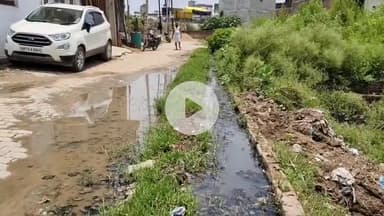 इटावा: नगर पालिका की उदासीनता से पक्का बाग वार्ड के अर्जुन नगर में जलभराव की समस्या से जूझ रहे 200 परिवार #jansamshya