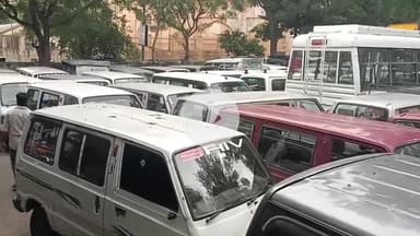 अजमेर: तारागढ़ व सरवाड़ चलने वाले अवैध निजी वाहनों में सवारी परिवहन करने वाले चालकों पर ट्रैफिक पुलिस ने की कार्रवाई, वाहन जब्त