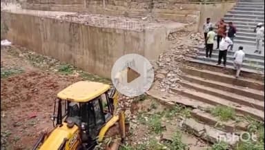 कटनी नगर: रपटा नदी इलाके में अतिक्रमण पर जिला प्रशासन व नगर निगम ने जेसीबी से की कार्रवाई