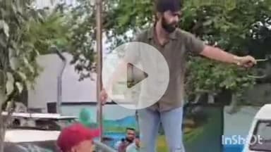 हुज़ूर: रीवा: सिविल लाइन थाने के सामने गुंडागर्दी, स्कूटी सवार ने कार पर चढ़कर तोड़ा शीशा