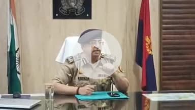 झांसी: GRP SP कार्यालय में पत्रकार वार्ता में GRP DIG ने कहा, वंदे भारत में हुई मारपीट पर कड़ी कार्रवाई होगी, किसी को नहीं बख्शा जाएगा