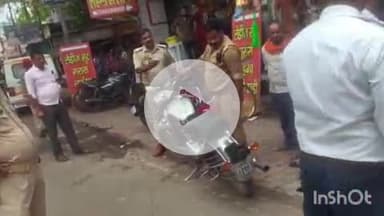 बहराइच: पीपल तिराहे के पास मॉडिफाई बुलेट साइलेंसर पर यातायात पुलिस की कार्रवाई, ₹10 हजार का काटा चालान