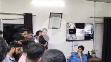 लाडपुरा: वेतन भुगतान को लेकर एमबीएस अस्पताल के संविदाकर्मियों ने अधीक्षक का किया घेराव, हड़ताल की चेतावनी दी