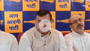 बहराइच: अभिनंदन बैंक्वेट हॉल में राजयसभा सांसद ने की प्रेसवार्ता, निर्वाचन आयोग की कार्यशैली को बताया संदिग्ध