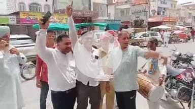 रायसिंहनगर: रायसिंहनगर नगर पालिका अध्यक्ष मनीष कौशल हुए बहाल, समर्थकों ने मनाई खुशी